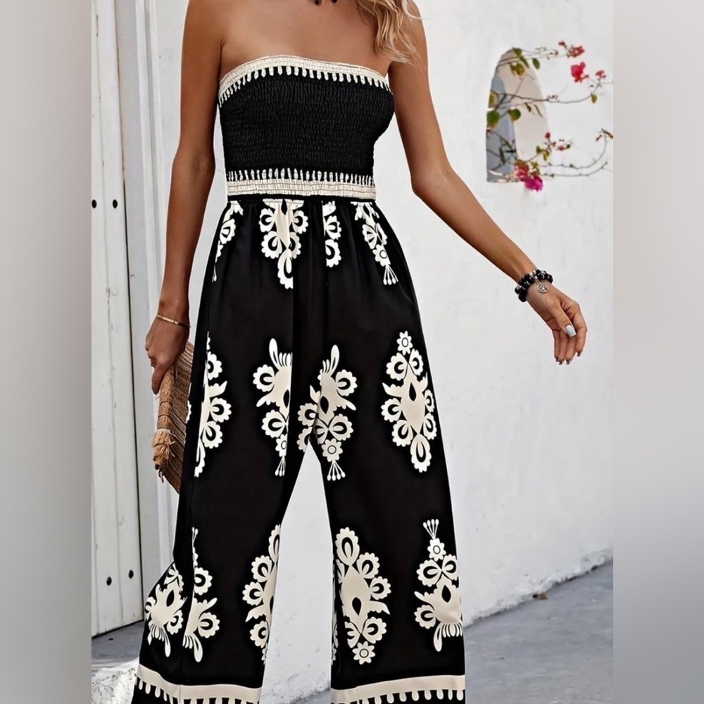 NEW Graphic Print Wide Leg Strapless Black and Ivory Boho Glam Jumpsuit Size L